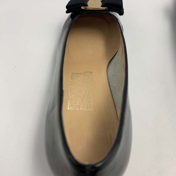 SALVATORE FERRAGAMO VARA BOW PUMP BLACK SHOE - Picture 5 of 9